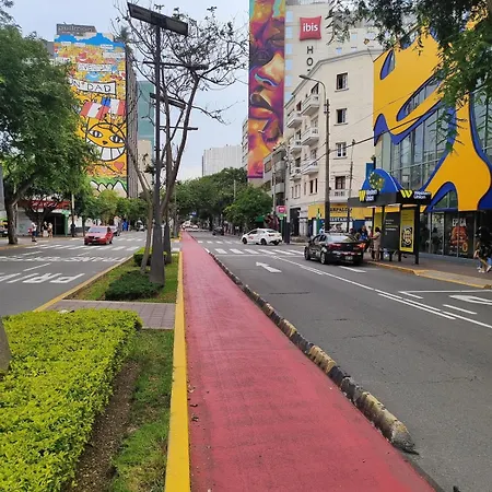 Amplia Habitacion Dos Camas Dobles Miraflores Lima Exterior photo
